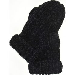 RĘKAWICZKI Z SZENILOWEJ DZIANINY. Czarne rękawiczki damskie Top Secret, na zimę, bez wzorów, z dzianiny. W wyprzedaży za 14,99 zł.