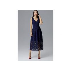 Sukienka M639 Granat. Niebieskie sukienki damskie FIGL, m, w koronkowe wzory, z koronki, eleganckie, bez kołnierzyka, bez rękawów, dopasowane. Za 289,00 zł.