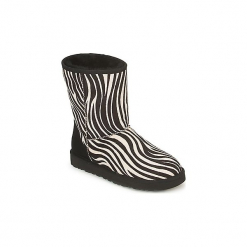 Botki UGG CLASSIC SHORT EXOTIC. Szare botki damskie marki Ugg, z futra, na obcasie. Za 807,20 zł.