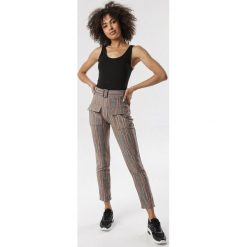Szaro-Pomarańczowe Spodnie Mareia. Szare jeansy damskie Born2be, xl, z podwyższonym stanem. Za 49,99 zł.