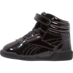 Reebok Classic Tenisówki i Trampki wysokie black. Czarne trampki chłopięce marki Reebok Classic, z materiału. Za 169,00 zł.
