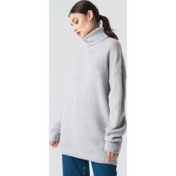 Linn Ahlborg x NA-KD Gruby sweter z golfem - Grey. Szare golfy damskie marki Linn Ahlborg x NA-KD, z dzianiny. Za 181,95 zł.