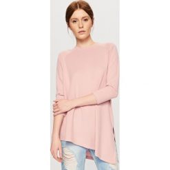 T-shirty damskie: Asymetryczna koszulka – Różowy