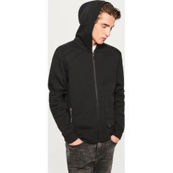 Bluza z kapturem - Czarny. Czarne bejsbolówki męskie Reserved, l, z kapturem. Za 159,99 zł.