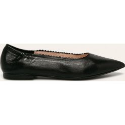 Caprice - Baleriny skórzane. Czarne baleriny damskie Caprice, bez wzorów, ze skóry, bez obcasa, na obcasie. Za 249,90 zł.