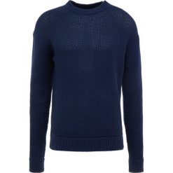 Swetry klasyczne męskie: Filippa K HONEYCOMB Sweter naval