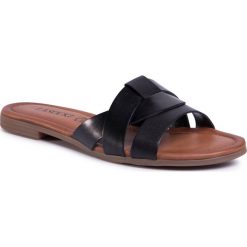 Klapki LASOCKI - WI23-RUPIA-02 Black. Czarne klapki damskie Lasocki, bez wzorów, ze skóry, bez obcasa, na obcasie. Za 99,99 zł.