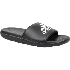 Adidas Voloomix cp9446 40,5 Czarne. Czarne kapcie męskie marki Adidas, ze skóry. W wyprzedaży za 79,99 zł.