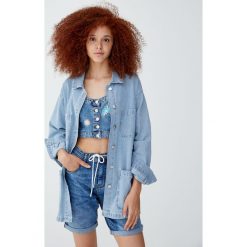 Kurtka jeansowa worker w paski. Niebieskie kurtki damskie jeansowe marki Pull&Bear, w paski. Za 139,00 zł.