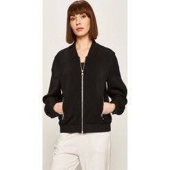 Karl Lagerfeld - Kurtka bomber. Czarne kurtki damskie KARL LAGERFELD, bez wzorów, z elastanu, krótkie. Za 1349,00 zł.