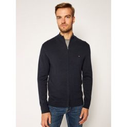 Sweter TOMMY HILFIGER Through MW0MW15433. Niebieskie swetry męskie TOMMY HILFIGER, m, bez wzorów, klasyczne, z klasycznym kołnierzykiem, bez kaptura. Za 579,00 zł.