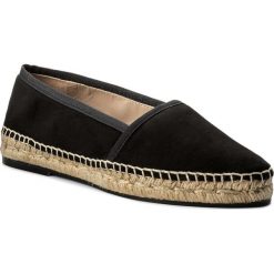 Espadryle STUART WEITZMAN - Evon XL17478 Black Seda Suede. Czarne espadryle damskie Stuart Weitzman, bez wzorów, ze skóry, bez obcasa, na płaskiej podeszwie. W wyprzedaży za 809,00 zł.