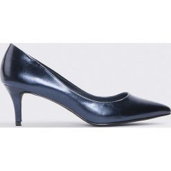 Czółenka: NA-KD Shoes Metaliczne czółenka na średnim obcasie - Blue