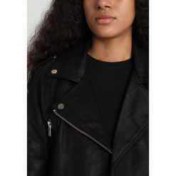 Weekday TYLER BIKER Kurtka skórzana black. Czarne kurtki damskie Weekday, bez wzorów, ze skóry. Za 1049,00 zł.
