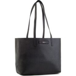 Torebka DKNY - Brayden Md Rvrsbl Tote R83AZ757 Blk/Rouge BUJ. Czerwone torebki klasyczne damskie DKNY, bez wzorów, ze skóry ekologicznej, klasyczne, bez dodatków. W wyprzedaży za 449,00 zł.