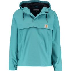 Carhartt WIP NIMBUS Wiatrówka soft teal. Zielone kurtki męskie marki Carhartt WIP, xs, bez wzorów, z nylonu, bez kaptura. W wyprzedaży za 405,30 zł.