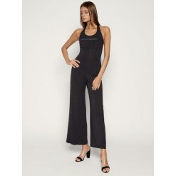 Kombinezon Emporio Armani 262644 0P315 00020. Czarne kombinezony damskie Emporio Armani, s, bez wzorów, z elastanu, bez kołnierzyka, bez rękawów. Za 399,00 zł.