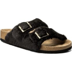 Klapki STEVE MADDEN - Soul Slipper 91000963-09100-01001 Black. Czarne klapki damskie Steve Madden, bez wzorów, z tworzywa sztucznego, bez obcasa. W wyprzedaży za 199,00 zł.