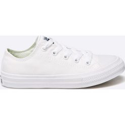 Converse - Tenisówki dziecięce Chuck Taylor All Star II. Białe trampki dziewczęce Converse, bez wzorów, z materiału, na sznurówki. Za 199,90 zł.