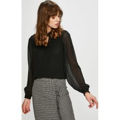 Vero Moda - Bluzka Soffie. Czarne bluzki damskie Vero Moda, na co dzień, s, bez wzorów, z poliesteru, casualowe, z okrągłym kołnierzem, z długim rękawem. W wyprzedaży za 89,90 zł.