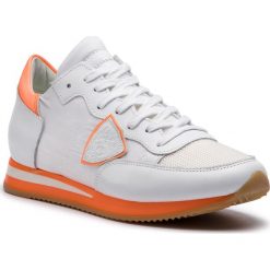 Sneakersy PHILIPPE MODEL - Tropez TRLD NV04 Mondial Neon Blanc Orange. Białe półbuty damskie marki Philippe Model, na co dzień, bez wzorów, ze skóry, bez obcasa, na płaskiej podeszwie, bez zapięcia. Za 1159,00 zł.