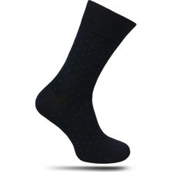 Ciemne Granatowe Bawełniane Skarpetki Męskie -Chattier- w Drobne Kropki, Groszki SKCH0054casual. Niebieskie skarpetki męskie Chattier, w grochy, z bawełny. Za 12,90 zł.