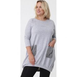 Jasnoszara Sukienka Bryony. Sukienki damskie Born2be, bez wzorów, z okrągłym kołnierzem, bez rękawów, mini. Za 59,99 zł.