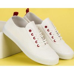 FATIMA ażurowe wiązane trampki białe. Białe trampki i tenisówki damskie marki KYLIE, bez wzorów, bez zapięcia. Za 39,99 zł.