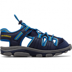 New Balance K2029NBL. Sandały chłopięce New Balance, z gumy. W wyprzedaży za 49,99 zł.