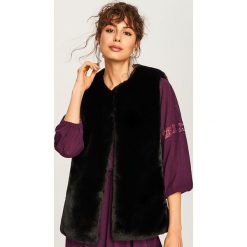 Futrzana kamizelka - Czarny. Czarne kamizelki damskie Reserved, l, z futra. Za 139,99 zł.