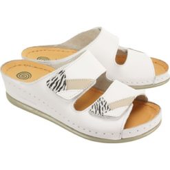 Dr. Brinkmann 701366-3 weiss, klapki profilaktyczne damskie. Klapki damskie Dr. Brinkmann, bez wzorów, bez obcasa. Za 225,90 zł.