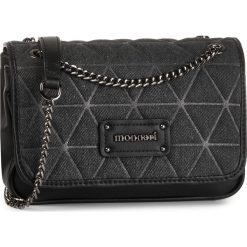 Torebka MONNARI - BAG8100-020 Black. Czarne listonoszki damskie Monnari, bez wzorów, ze skóry ekologicznej, bez dodatków. W wyprzedaży za 169,00 zł.