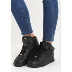 Czarne Buty Sportowe Laura. Buty sportowe damskie Born2be. Za 59,99 zł.