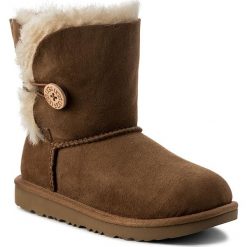 Buty UGG - K Bailey Button II 1017400K K/Che. Pomarańczowe śniegowce dziewczęce Ugg, bez zapięcia. Za 729,00 zł.