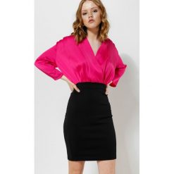 Fuksjowa Sukienka Silk Shades. Szare bez kategorii marki other, uniwersalny, mini. Za 59,99 zł.