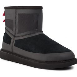 Buty UGG - M Classic Mini Urban Tech Wp 1103877 Btnl. Czarne śniegowce męskie Ugg, bez zapięcia. W wyprzedaży za 569,00 zł.