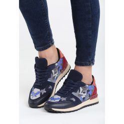 Niebieskie Buty Sportowe Street Love. Niebieskie buty sportowe damskie Born2be, bez wzorów, sportowe. Za 59,99 zł.