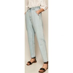 Medicine - Jeansy Boho Breeze. Niebieskie jeansy damskie MEDICINE, z podwyższonym stanem. W wyprzedaży za 79,90 zł.