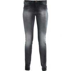 Denham SPRAY Jegginsy grey denim. Szare jegginsy damskie marki Denham. W wyprzedaży za 468,30 zł.