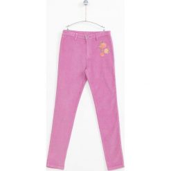 Lemon Explore - Spodnie dziecięce 122-164 cm. Spodnie dziewczęce LEMON explore, z haftami, z elastanu, casualowe. W wyprzedaży za 59,90 zł.