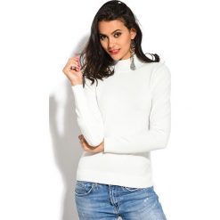Sweter w kolorze kremowym. Białe swetry damskie William de Faye, bez wzorów, z kaszmiru, bez rękawów, bez kaptura. W wyprzedaży za 109,95 zł.