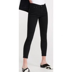 Jeansy slim push up - Czarny. Czarne jeansy damskie Reserved. Za 99,99 zł.