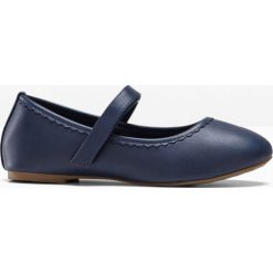 Baleriny bonprix ciemnoniebieski. Niebieskie baleriny dziewczęce bonprix, bez wzorów, bez obcasa. Za 54,99 zł.
