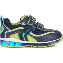 Geox tenisówki chłopięce TODO B0284A_014BU_C0749 26 ciemnoniebieskie. Niebieskie buty chłopięce sportowe Geox, ze skóry, bez zapięcia. Za 259,00 zł.