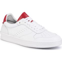 Sneakersy MARC O'POLO - 002 25733501 100 White/Red 105. Białe sneakersy męskie Marc O'Polo, na co dzień, bez wzorów, ze skóry ekologicznej, bez zapięcia. W wyprzedaży za 339,00 zł.