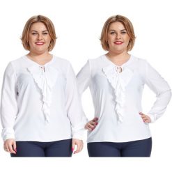 Wyjątkowa biała bluzka z żabotem PLUS SIZE. Białe bluzki damskie Moda Size Plus Iwanek, plus size, bez wzorów, z poliesteru, eleganckie, bez kołnierzyka, plus size, z długim rękawem. Za 95,00 zł.