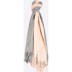 Only - Szalik. Szare szaliki damskie marki ONLY, z dzianiny. W wyprzedaży za 34,90 zł.