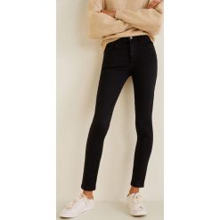 Mango - Jeansy Elektra. Czarne jeansy damskie rurki Mango, z bawełny. Za 139,90 zł.