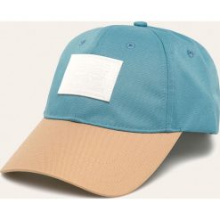 Levi's - Czapka. Niebieskie czapki męskie Levi's®, z aplikacjami, z poliesteru. Za 129,90 zł.