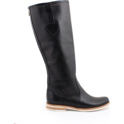 Kozaki dziurkowane z suwakiem - skóra naturalna - model 126 - kolor czarny. Czarne kozaki damskie Zapato, ze skóry, bez obcasa, bez zapięcia. Za 489,00 zł.
